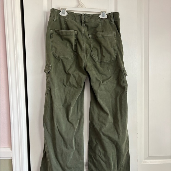 Paige Carly Cargo Pants in Vintage Ivy Green - Picture 7 of 10